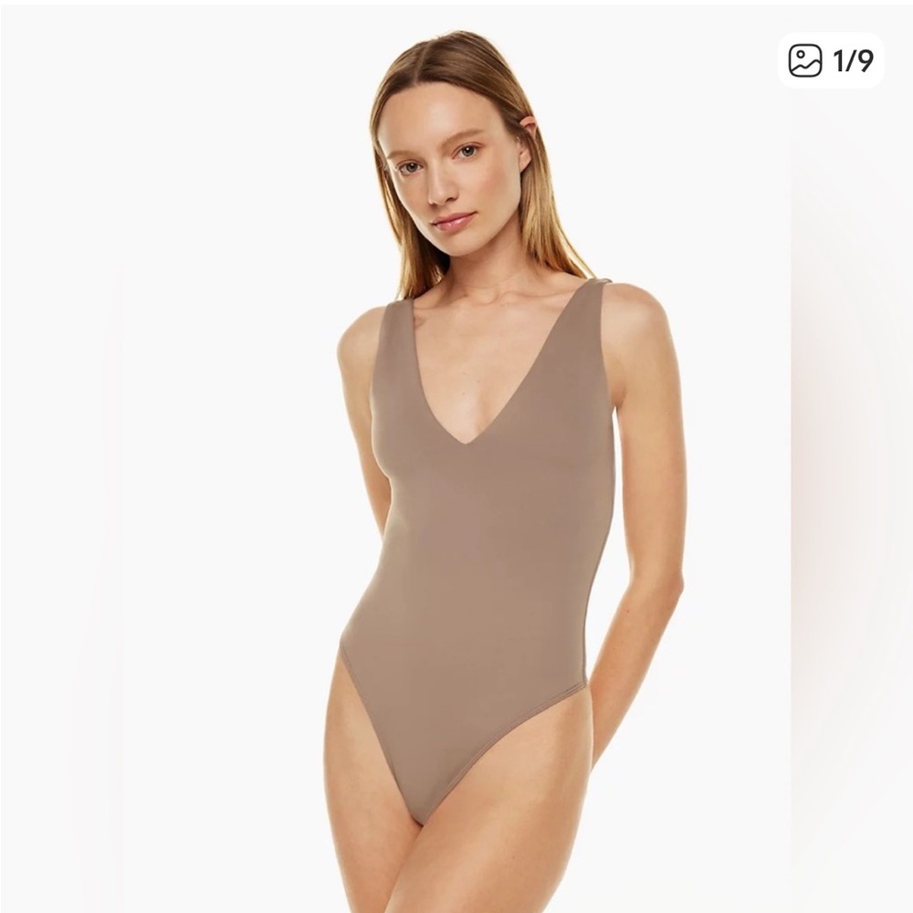 Babaton Neutral V-Neck Bodysuit
